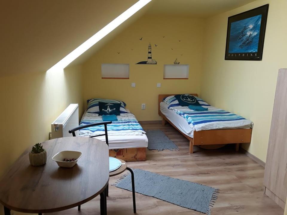 Kis Rigo Vendeghaz Hotell Salgótarján Exteriör bild