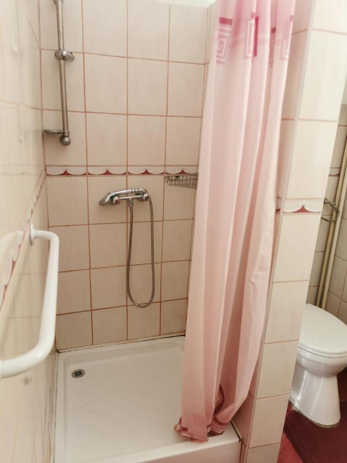 Kis Rigo Vendeghaz Hotell Salgótarján Exteriör bild
